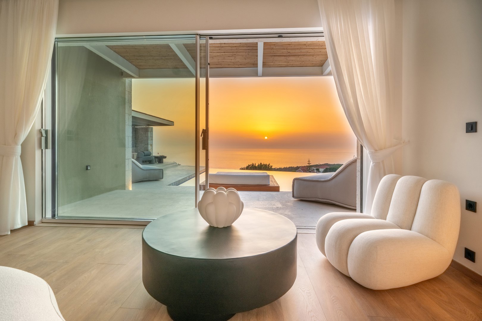 CASTA DIVA Luxury Villa