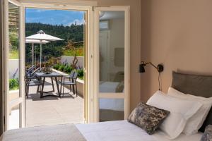 Luxury Seafront Villa Liberty With Private Pool Fiskardo — 4
