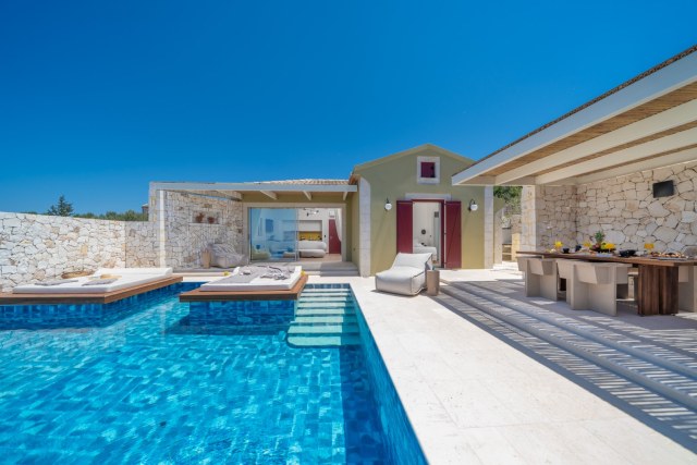CASTA DIVA Luxury Villa