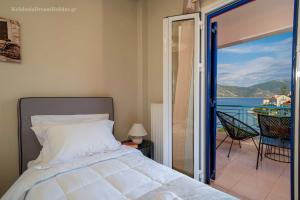 Zavalata Beachfront Apartment in Fiskardo — 14