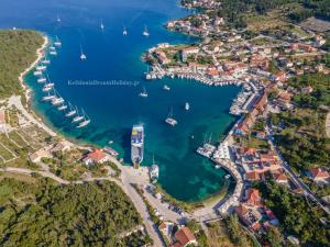 Zavalata Beachfront Apartment in Fiskardo — 25