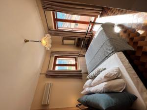 Antonios House with superb harbour & town view! VATHI ITHACA — 15