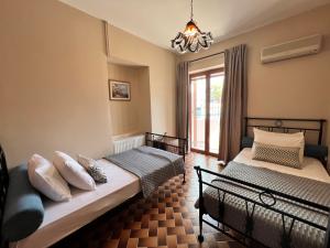 Antonios House with superb harbour & town view! VATHI ITHACA — 21
