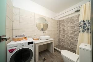 Luxury Studio in Karavomilos — 6