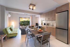Luxury Studio in Karavomilos — 5