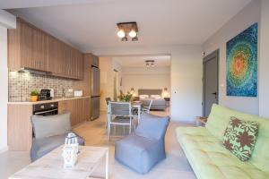 Luxury Studio in Karavomilos — 7