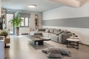 Avgi Luxury Villa - Private pool Svoronata — 15