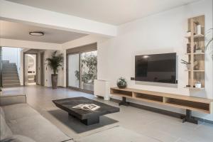 Avgi Luxury Villa - Private pool Svoronata — 10