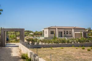 Avgi Luxury Villa - Private pool Svoronata — 36
