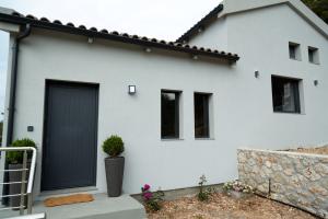 Phos & Physis Luxury Villa — 25