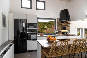 Phos & Physis Luxury Villa — 30