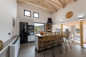 Phos & Physis Luxury Villa — 12